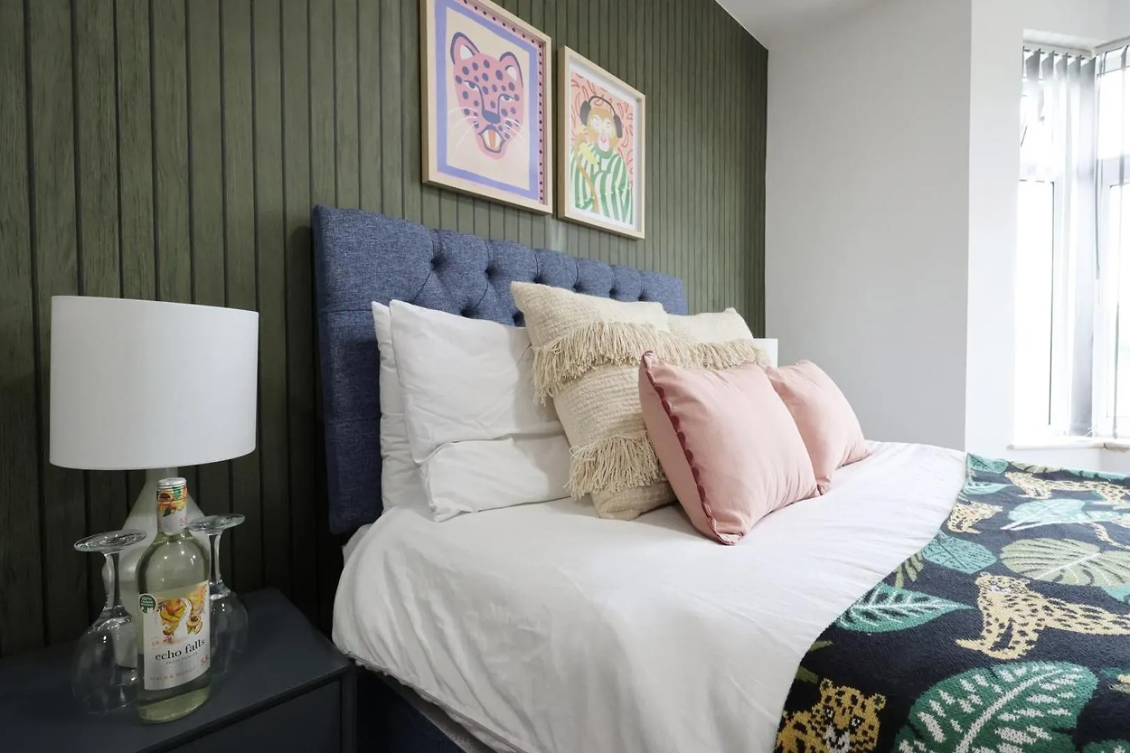 Apartment Cohost Partners | Smart Tv | 5 Min City | Parking Cardiff