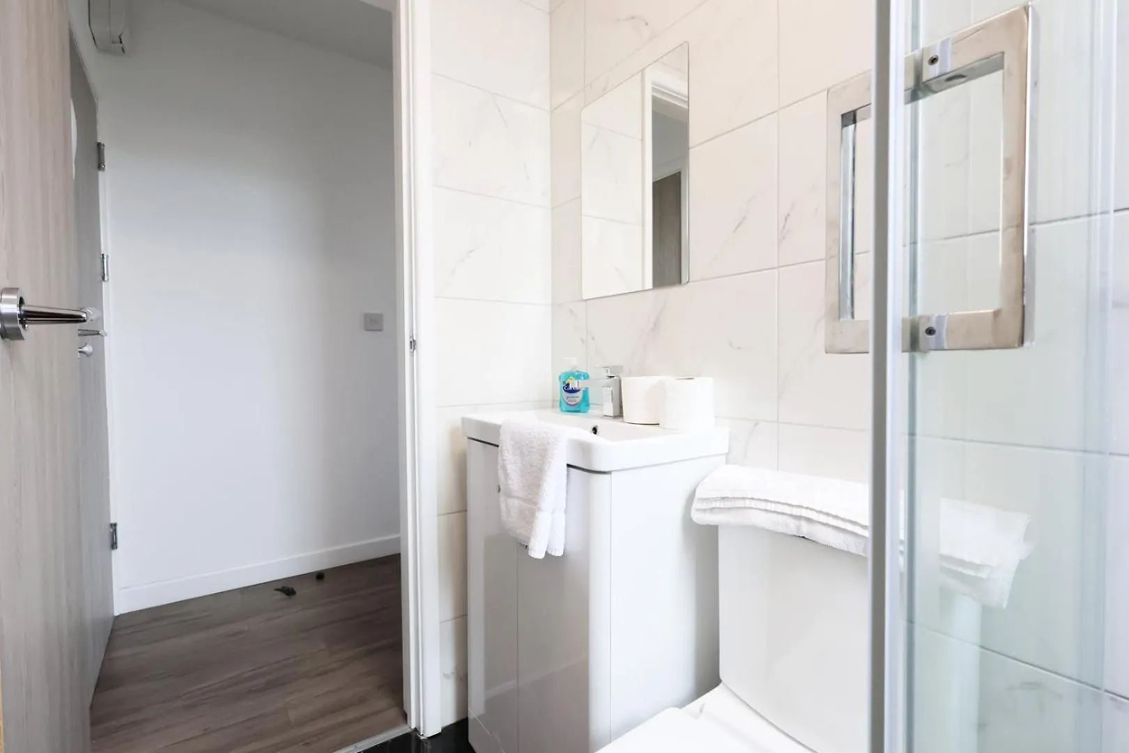Cohost Partners | Smart Tv | 5 Min City | Parking Cardiff Apartment