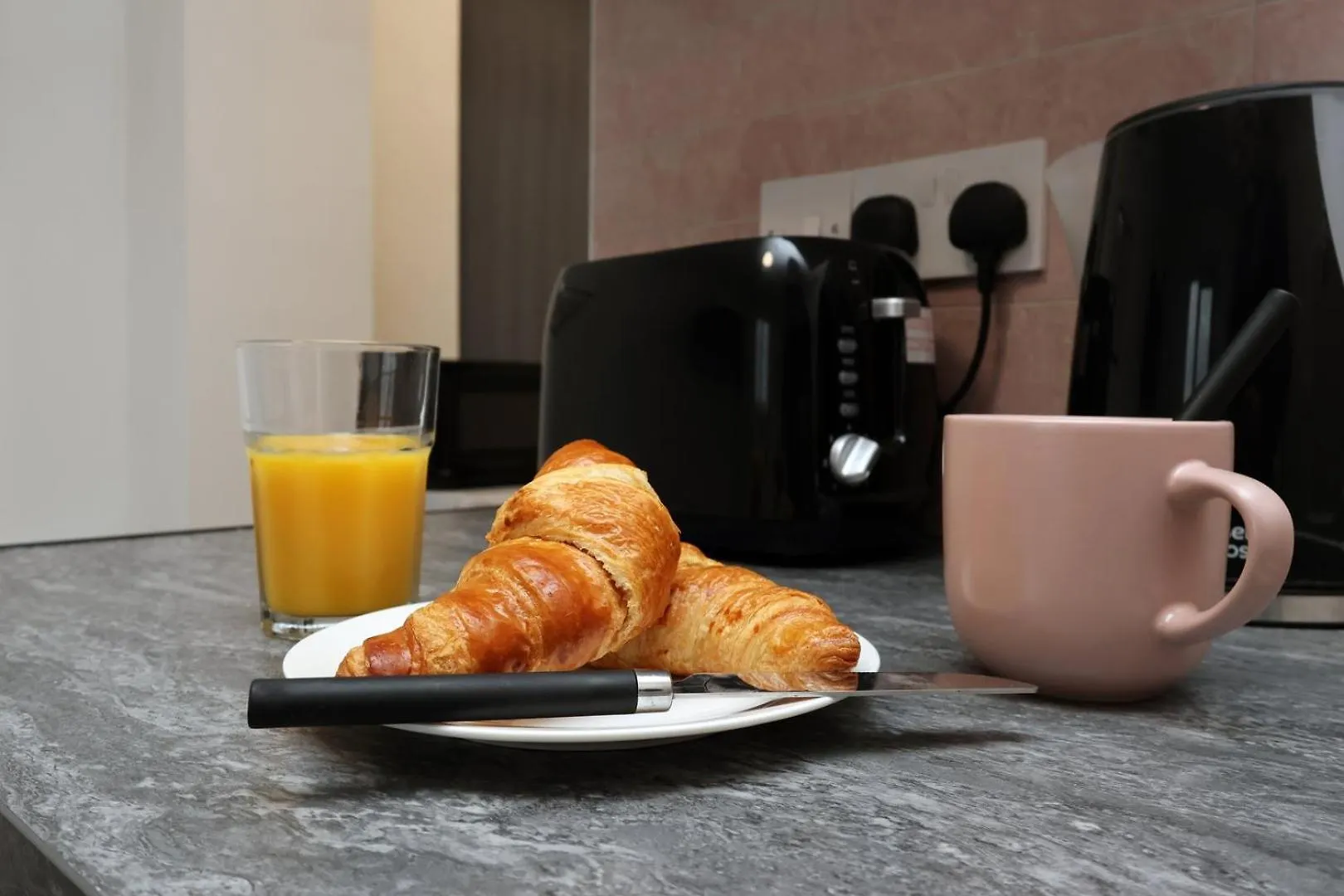 Apartment Cohost Partners | Smart Tv | 5 Min City | Parking Cardiff