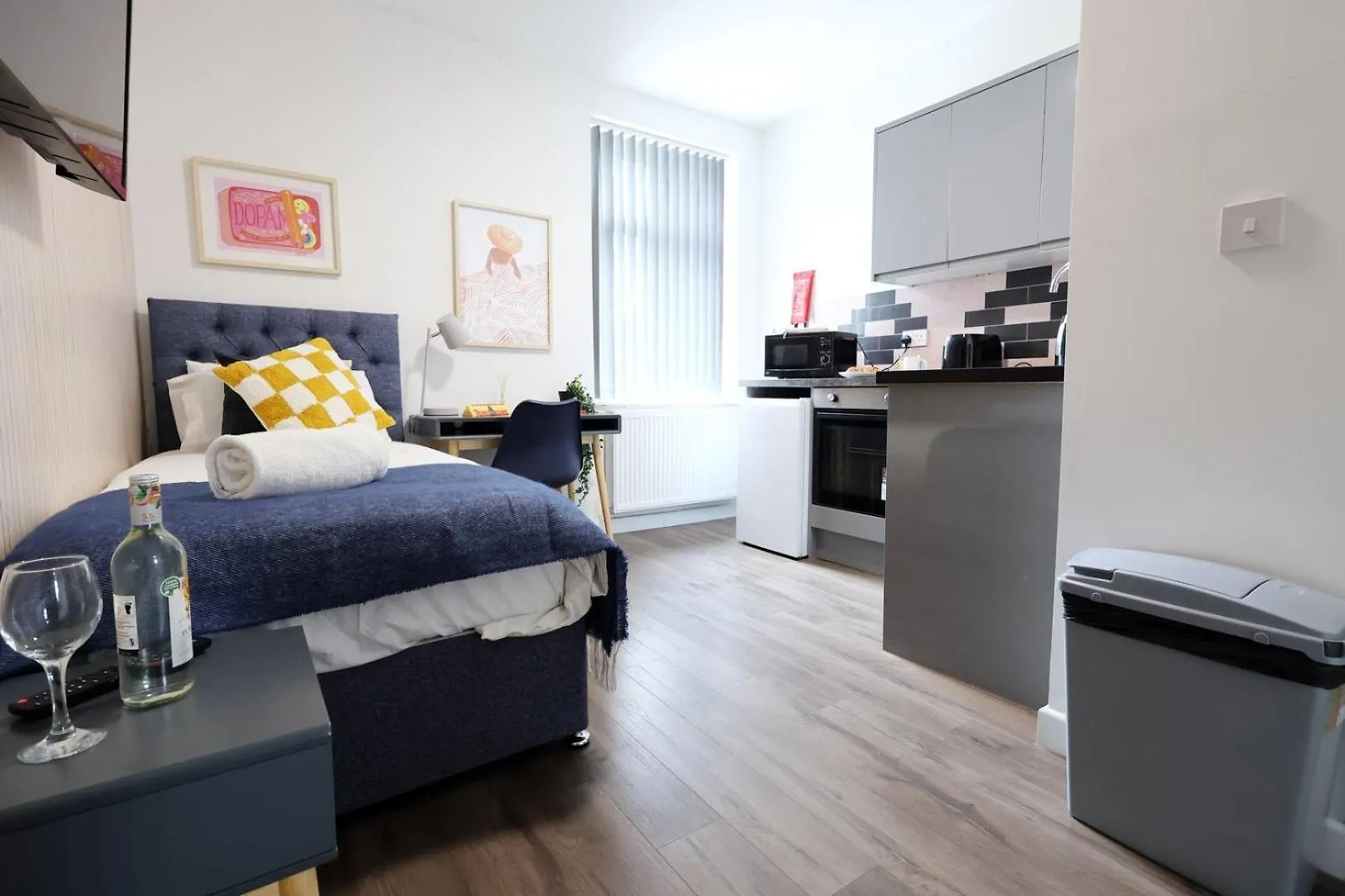 Cohost Partners | Smart Tv | 5 Min City | Parking Cardiff Apartment